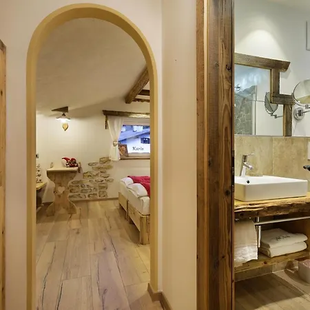 Azola Hotel 3*