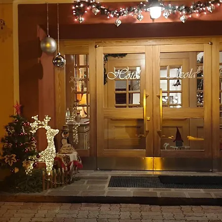 Hotel Azola 3*