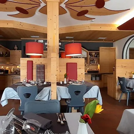 Hotel Azola Canazei