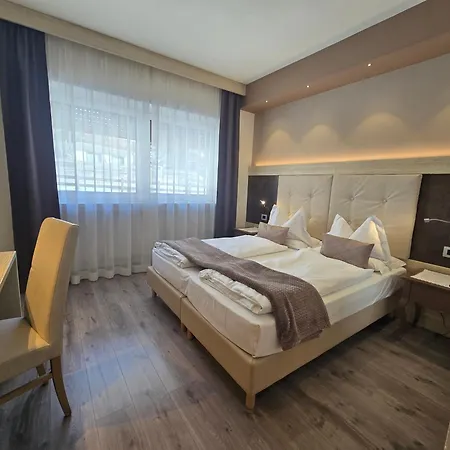 Hotel Azola Canazei