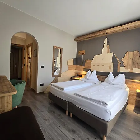 Azola Hotell