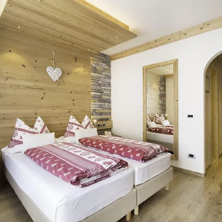 Azola Hotel 3*
