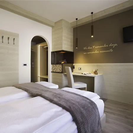 Hotell Azola Canazei