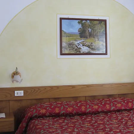 Azola Hotell 3*