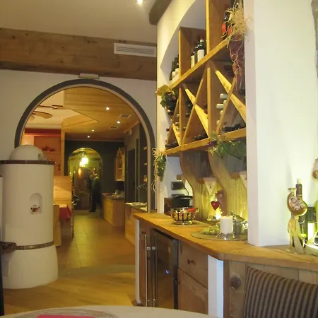 Azola Hotell 3*