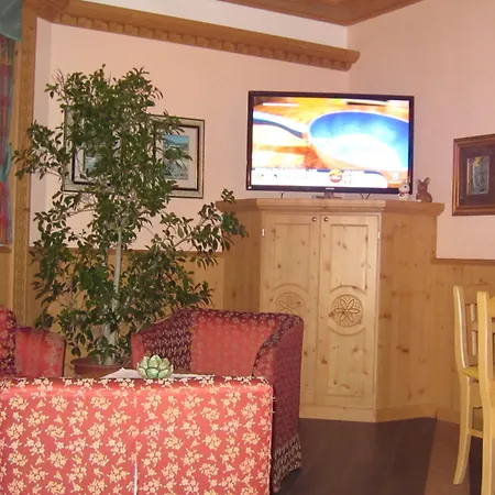 Azola Hotell 3*