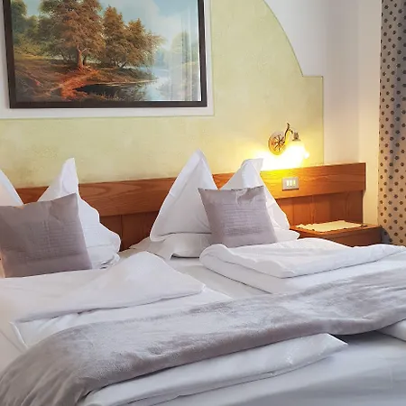 Hotell Azola Canazei
