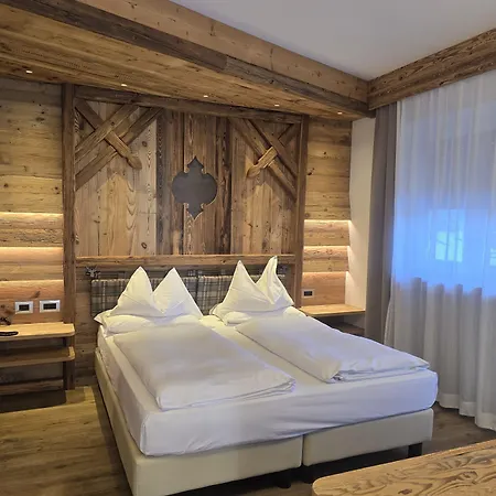 Hotel Azola
