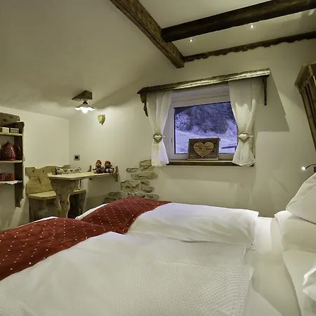 Azola Hotel