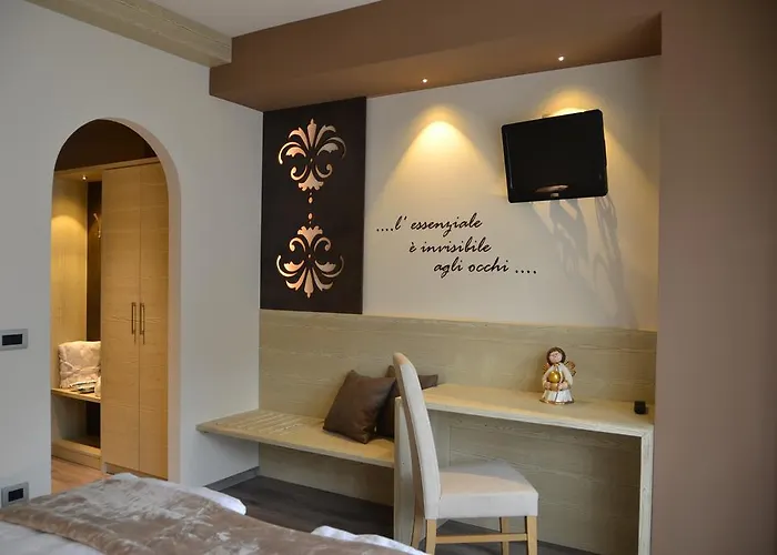 Отель Azola Канацеи