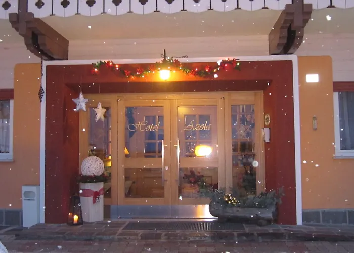 Azola Отель Канацеи