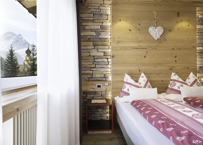 Azola カナツェーイ